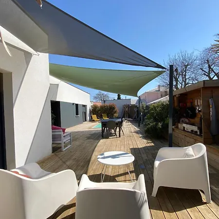 Hotel Des Ecureuils A Les Bains