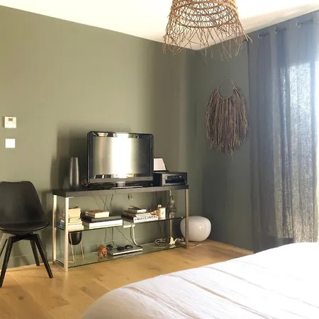 Hotel Des Ecureuils A Les Bains