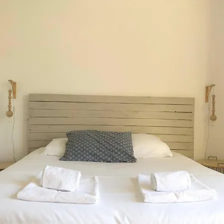 Hotel Des Ecureuils A Les Bains 4*
